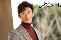 窦骁新劇《十年》熱播  高領暖霸上演霸道撩