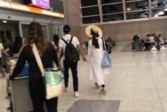 範冰冰和李晨戀愛3周年 張馨予微博曬牽手照不甘